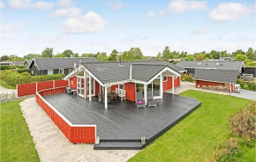 3 Bedroom Awesome Home In Juelsminde in Sønderby